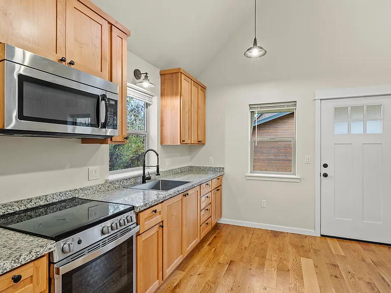 1388B Talent Ave — Photo 6