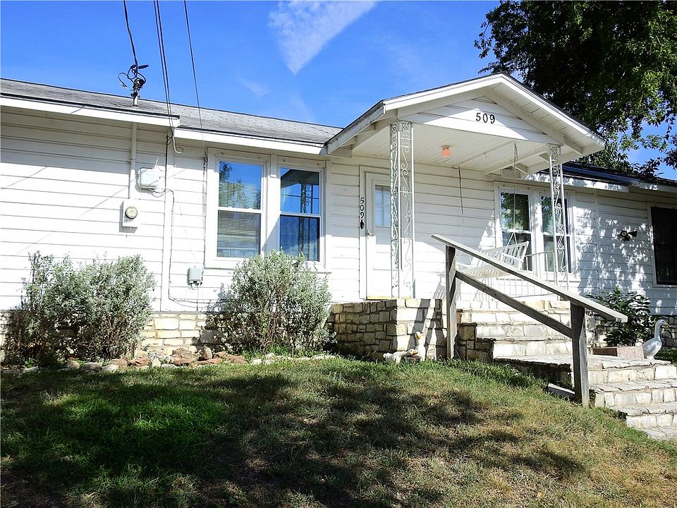 1st image of 509 Avenue F