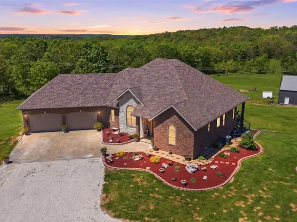 11285M Oak Hill Ln, Mountain Grove, MO 65711