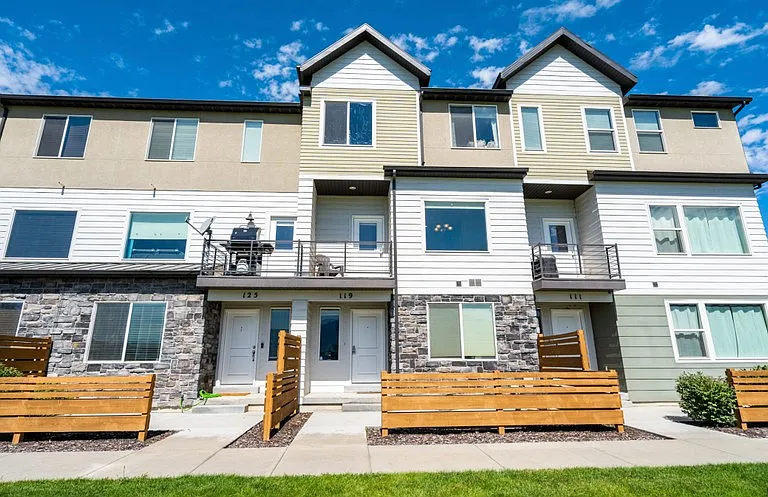 119 S 1800 W — Photo 23