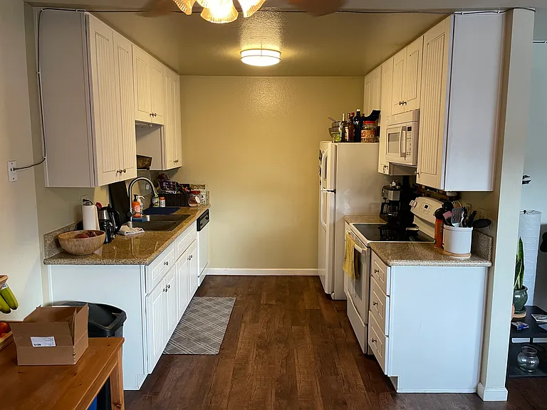 2240 Garnet Ave #8 — Photo 4