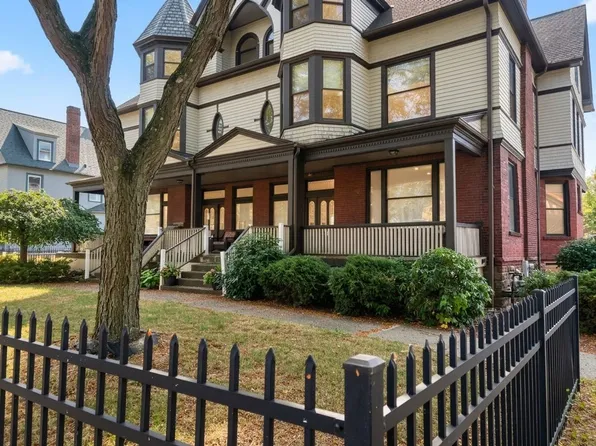 320 E Lincoln Ave, 320 E Lincoln Ave APT 101, New Castle, PA 16101