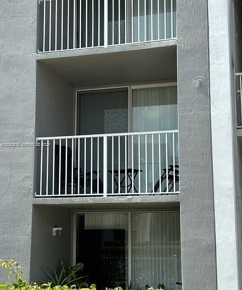 11155 SW 5th Pl #205 — Photo 30