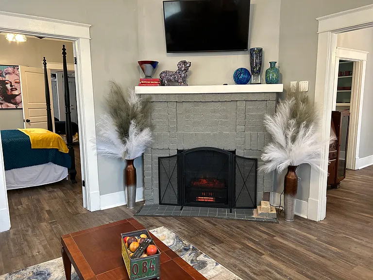 1323 Franklin St — Photo 9