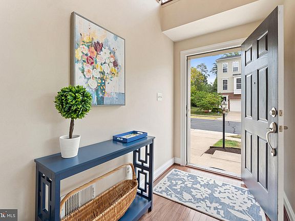 3rd image of 6836 Hartzell Hill Ln