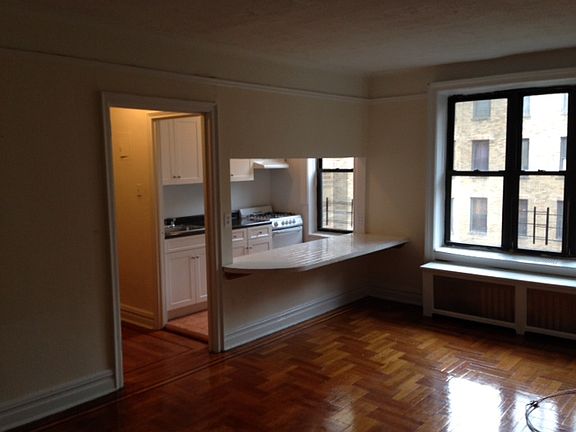 5th image of 14430 35th Ave APT A54