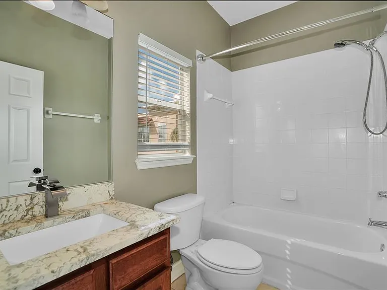 3102 Toscana Cir — Photo 34