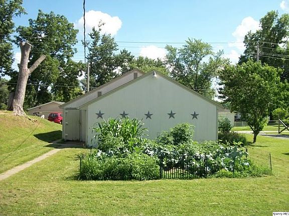 Home for Sale in Quincy, IL $69,000