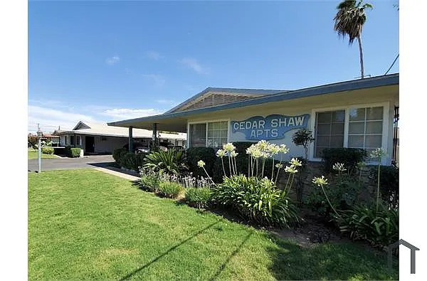 Building Photo - 4222 E Sierra Madre Ave