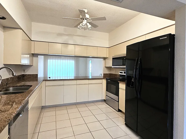 6025 Chardonnay Ln #1-102 — Photo 8