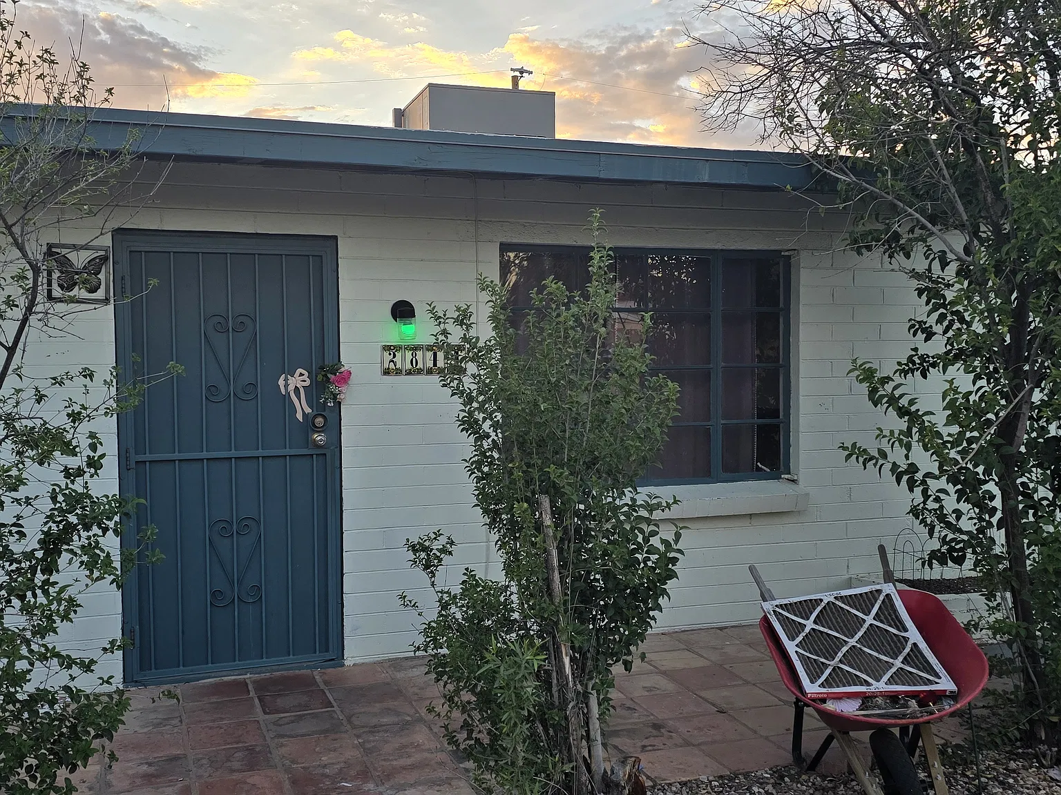 3 bed, 1062 sqft, $1,400 — Photo 1