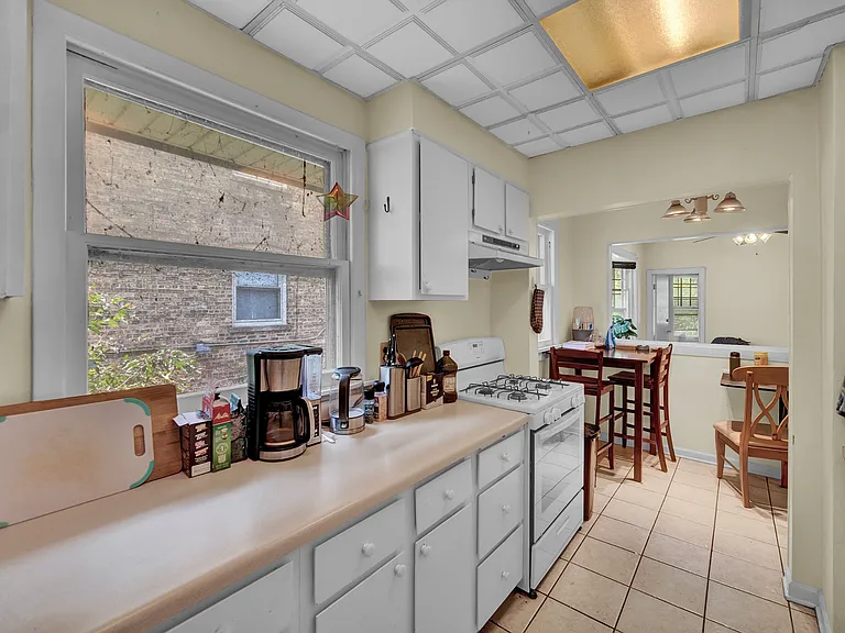 2303 Ridge Ave — Photo 2