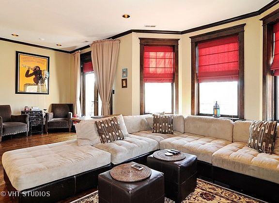 2nd image of 1922 W Touhy Ave #2