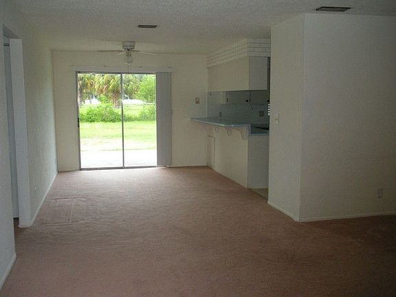 2nd image of 215 Cambridge Dr