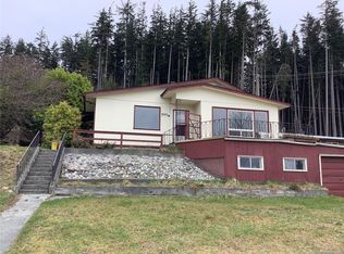 395 2nd St, Mount Waddington, BC V0N 3E0