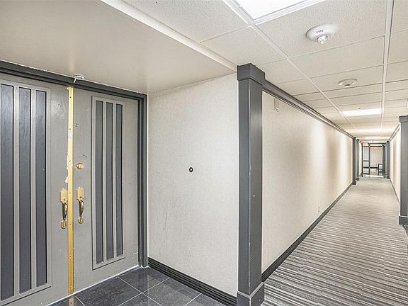3rd image of 1480 GULF BOULEVARD #905