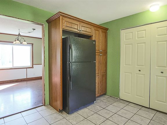 4th image of 1715 Michigan Dr