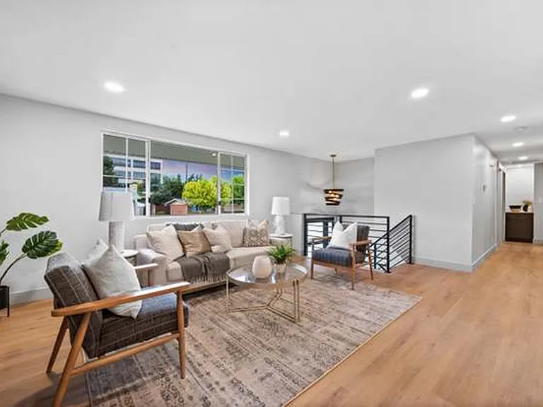 1238 E Oros Ave — Photo 3
