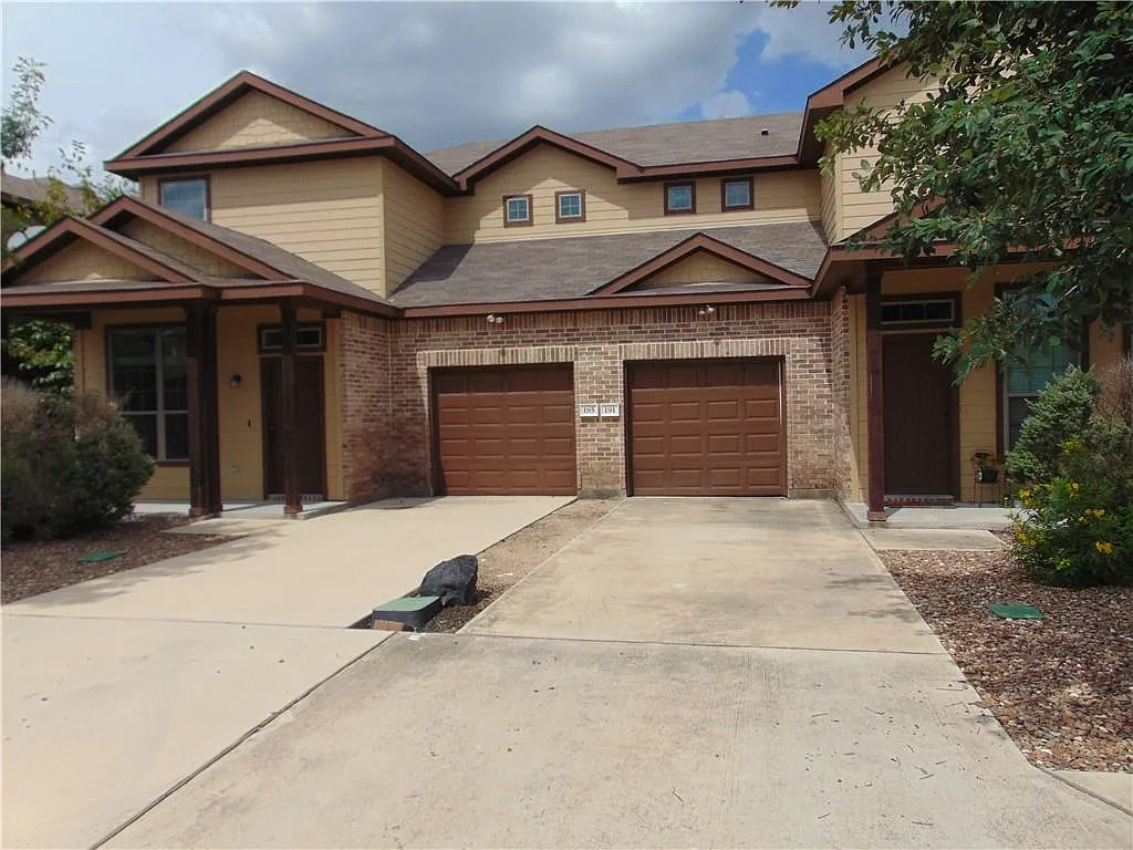 3 bed, 2.5 bath, 1463 sqft, $1,650 — Photo 1