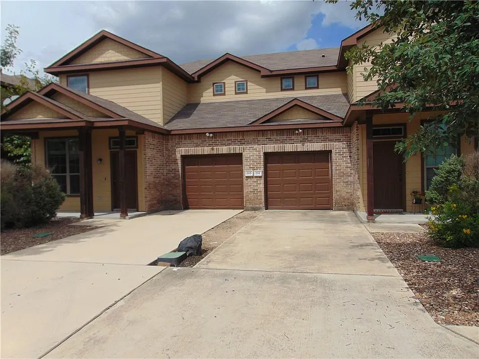 185 Creekside Villa Dr