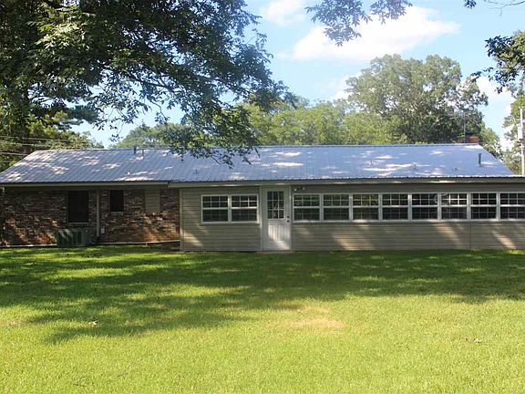 3rd image of 637 Mary Ann Dr