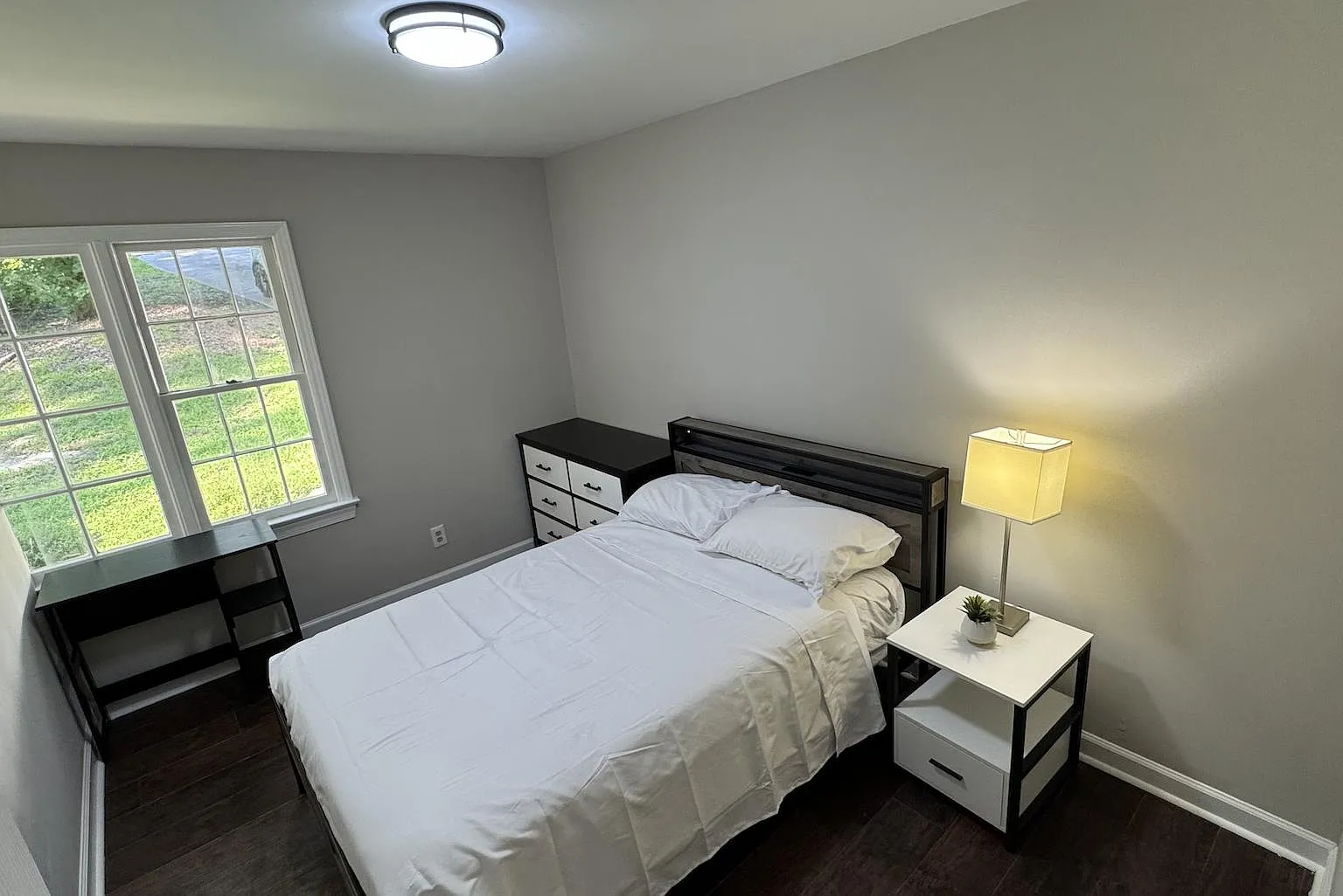 4 bed, 2.0 bath, 1445 sqft, $992 — Photo 1