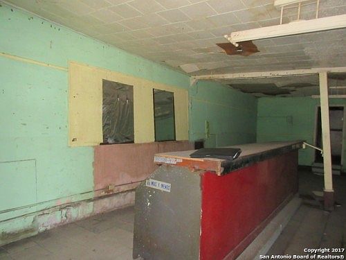 4th image of 2217 Guadalupe St