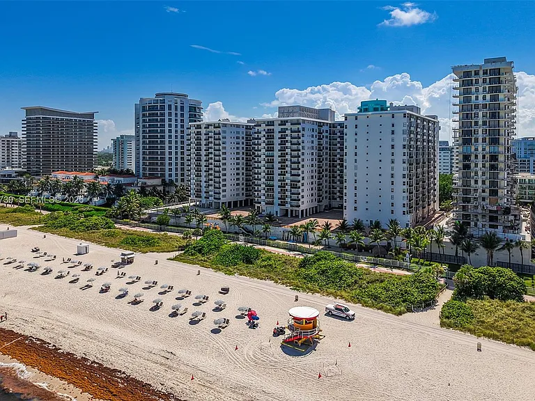 6039 Collins Ave #936 — Photo 42