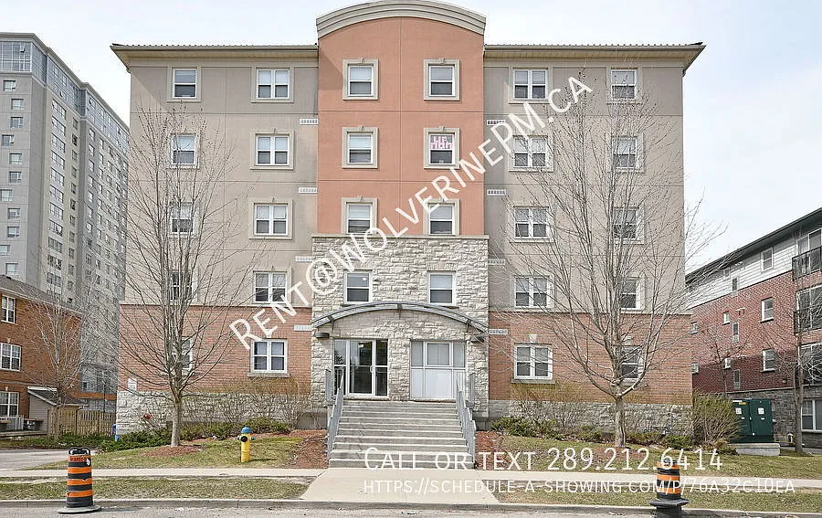 5 Student condo in the middle of Waterloo's universities — Photo 1
