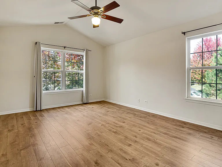 2409 Wilton Ln — Photo 17