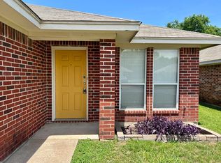 327 Schumacher Dr, Burleson, TX 76028