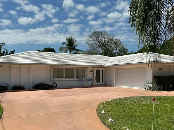 8111 W Lake Drive, Lake Clarke Shores, FL 33406