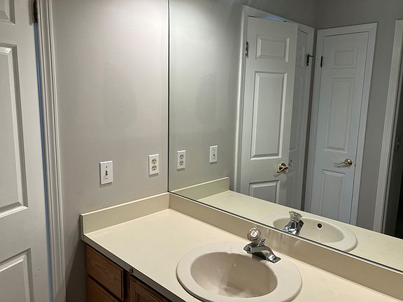 4th image of 17 Bishops Ct