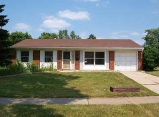 1306 E Kennedy Dr, Streamwood, IL 60107