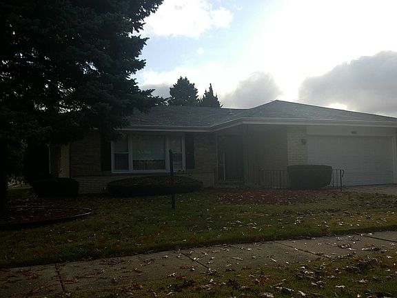 3rd image of 16901 Woodlawn East Ave