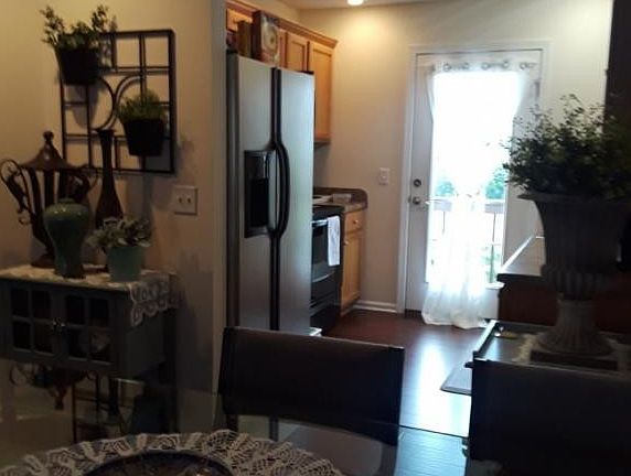 3rd image of 3 Province Dr Unit 3