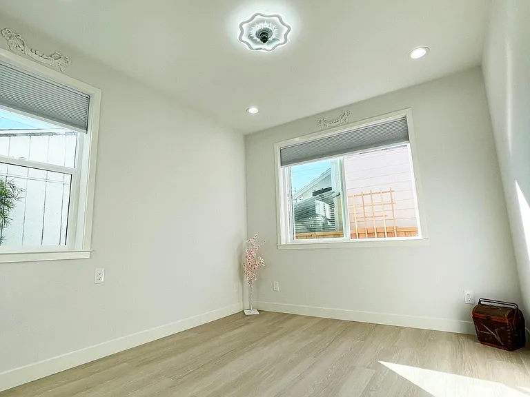153 N Eldorado St #A — Photo 22