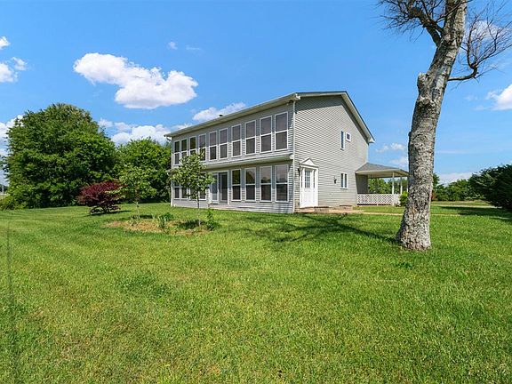 4th image of 2327 Meng Rd