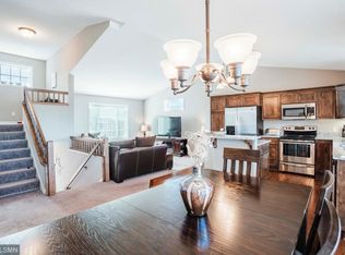 1373 Ridge Ln, Shakopee, MN 55379