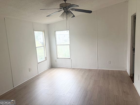4th image of 5439 Setter Dr