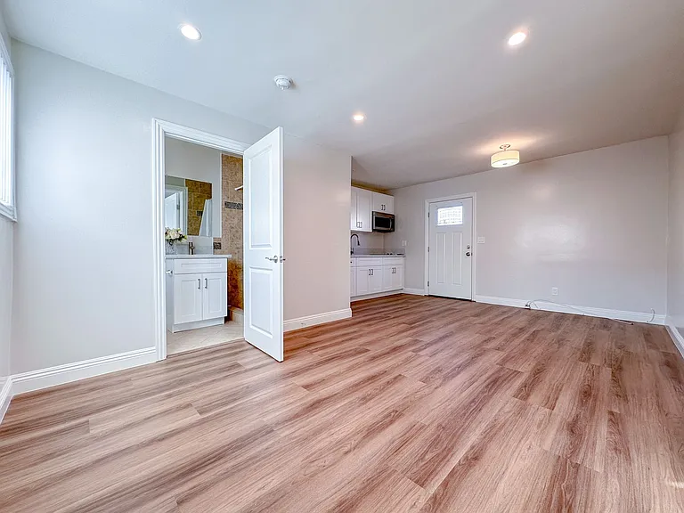 619 S Chapel Ave — Photo 10