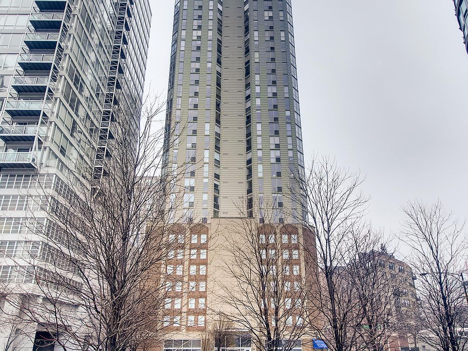 1st image of 645 N Kingsbury St APT 1702