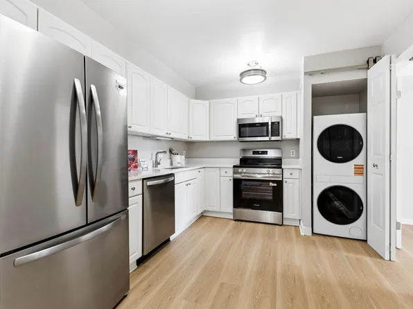3800 Powell Ln APT 805, Falls Church, VA 22041