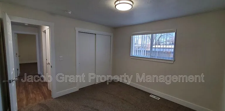 315 James Ave — Photo 9