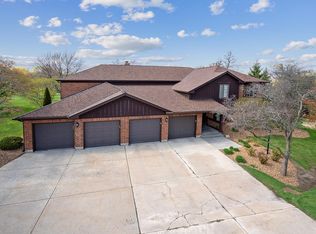 90 Golf View Ln APT B, Frankfort, IL