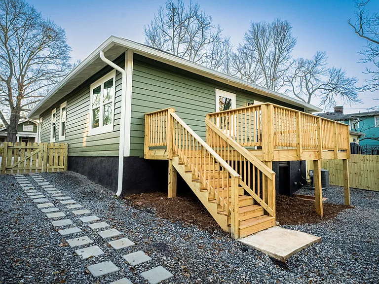 465 Hemlock Cir SE — Photo 16