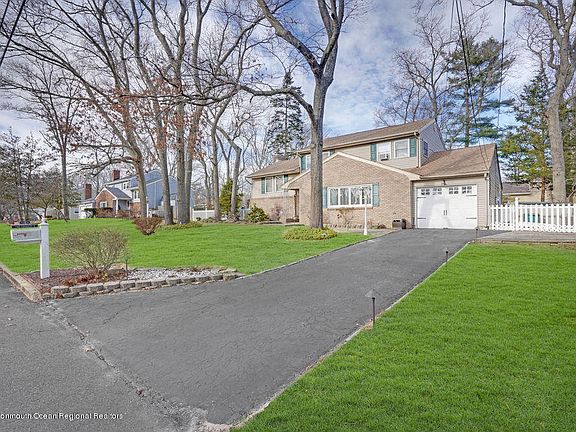 2nd image of 10 Morningside Dr