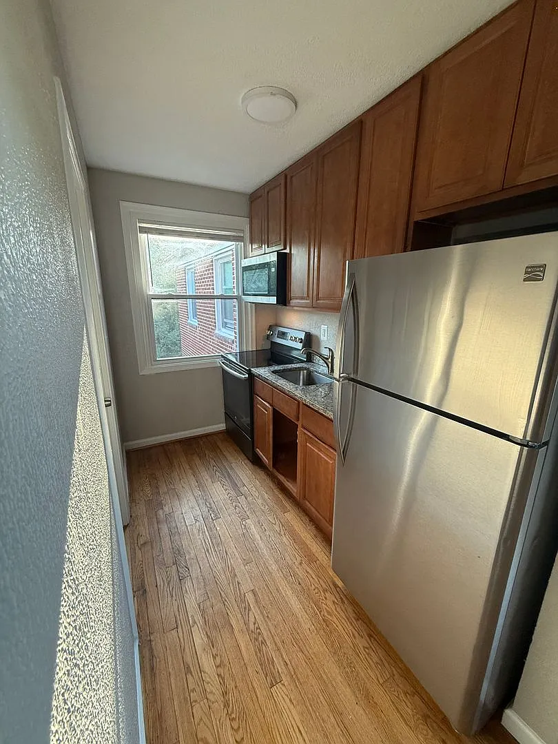 451 Burbank St. SE — Photo 4