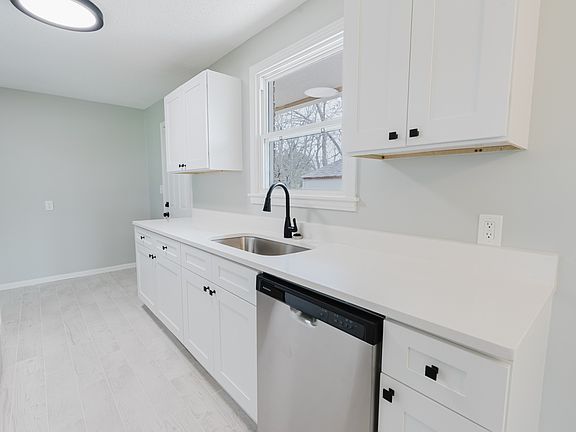 5th image of 903 Freywood Dr