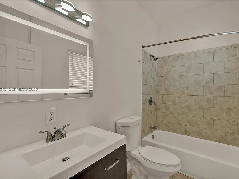 2145 SW 7th St #1 — Photo 7